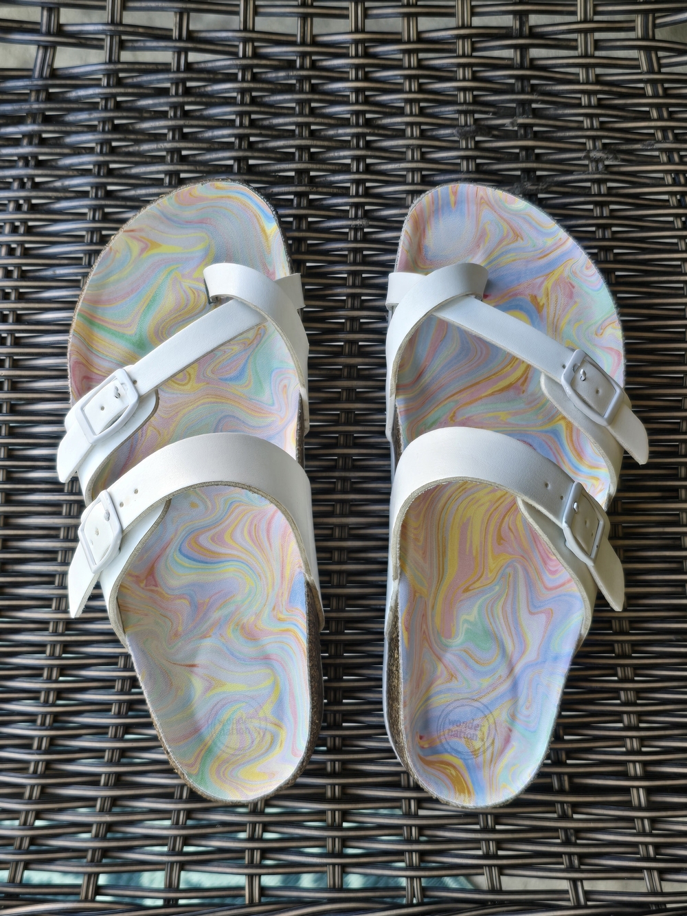 Kids wonder nation Girls White Sandals with Pastel Swirl Footbed US 1